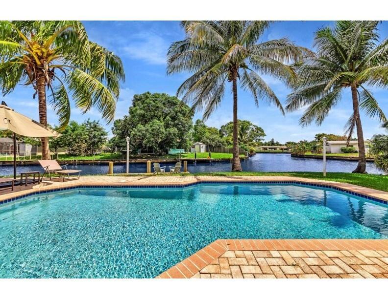 Holiday home Tranquil Waterside Retreat *